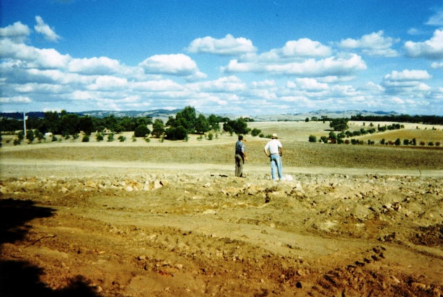 1982 - Martin & Sally purchase Whistler’s Heysen Estate property. Initially, the land was used for crop & sheep farming, while Martin ran Penfold’s vineyards. Over the next 15 years 3000 trees were hand planted by the family, designating the future vineyard blocks.
